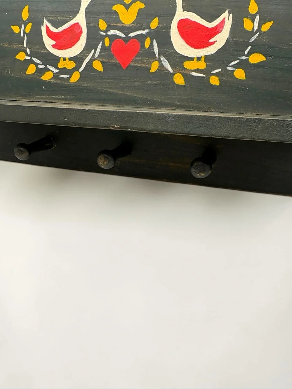 Vintage 80s Wooden Shelf w/ Pegs & Hand Painted Geese & Hearts Rack Trinket EUC